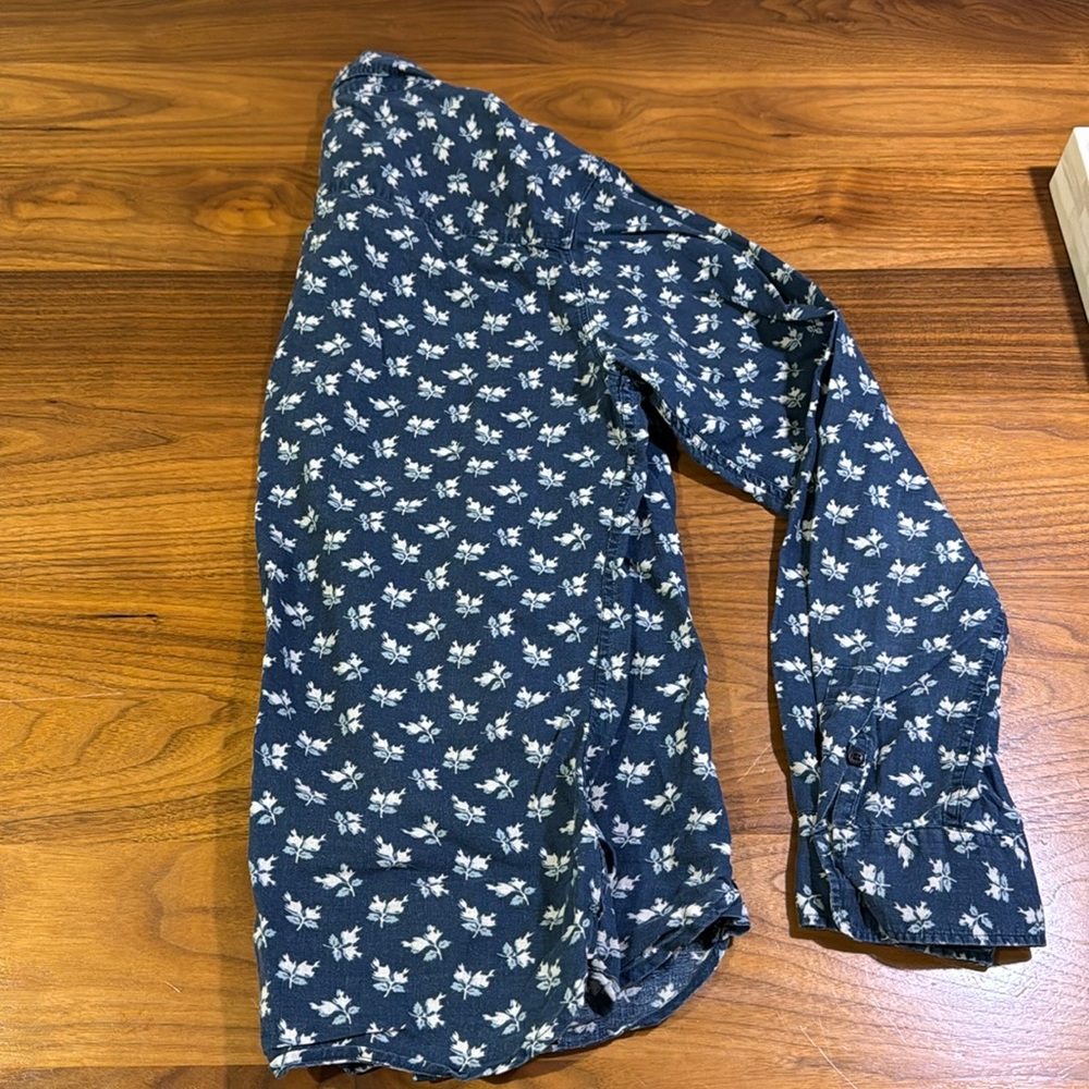 Men’s button down long sleeve shirt